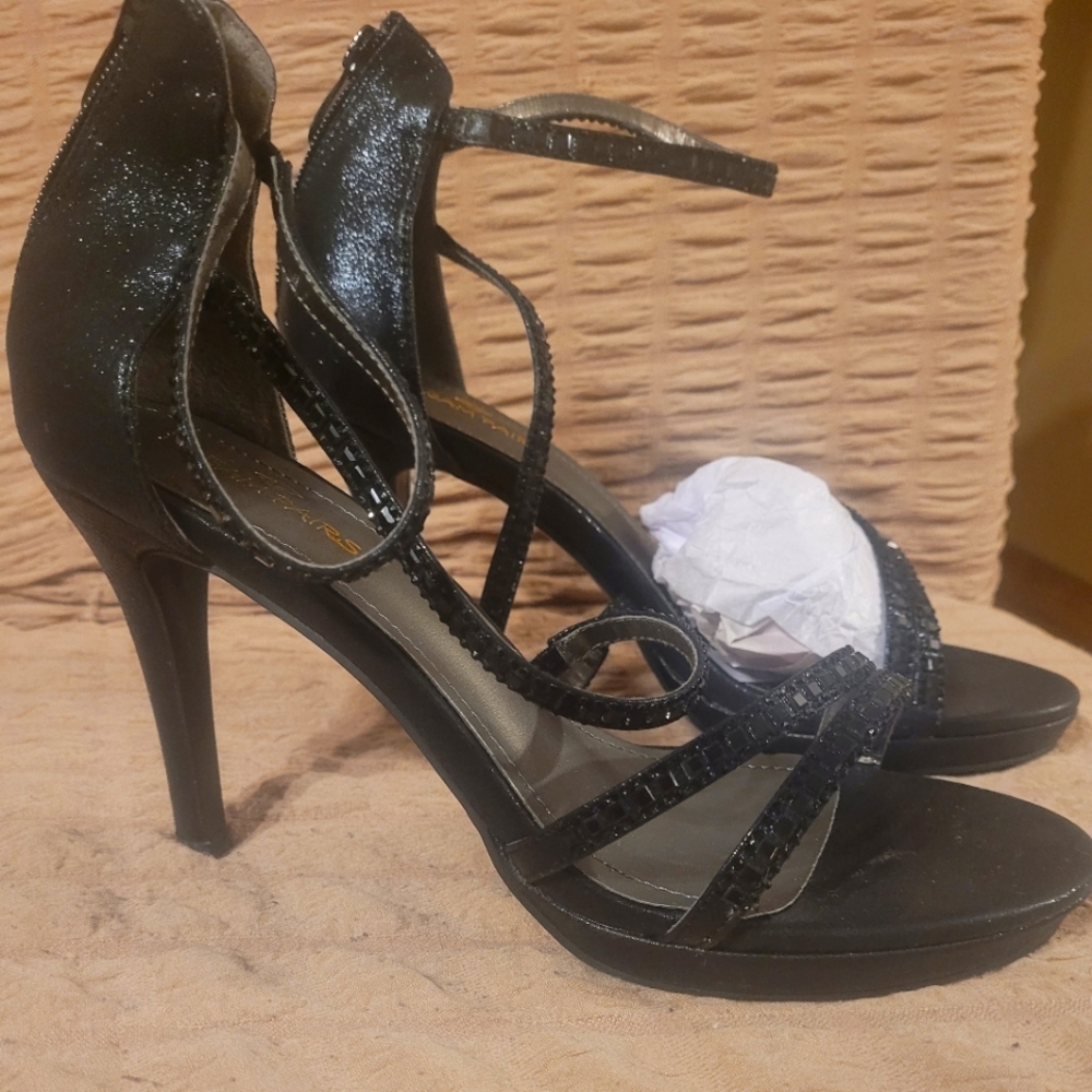 Dream Paris size 9.5 beautiful black heels